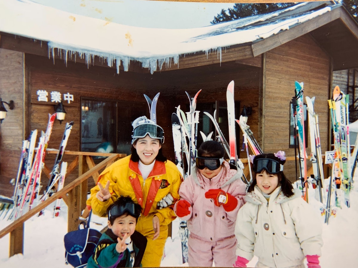 スキー場での家族の写真